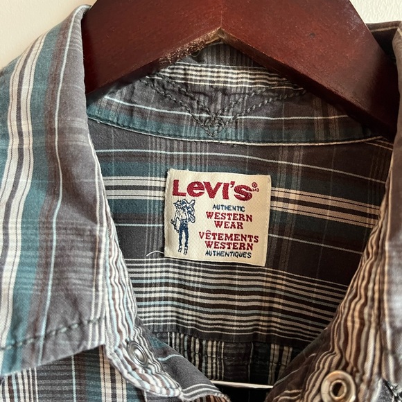 Levi's Authentic Western Wear Checkered Button-down Shirt - Picture 4 of 11